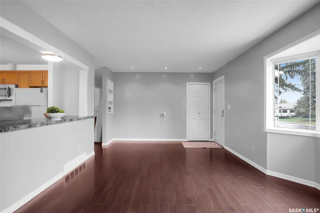 606 Wardlow Road Saskatoon SK S7M 4C9