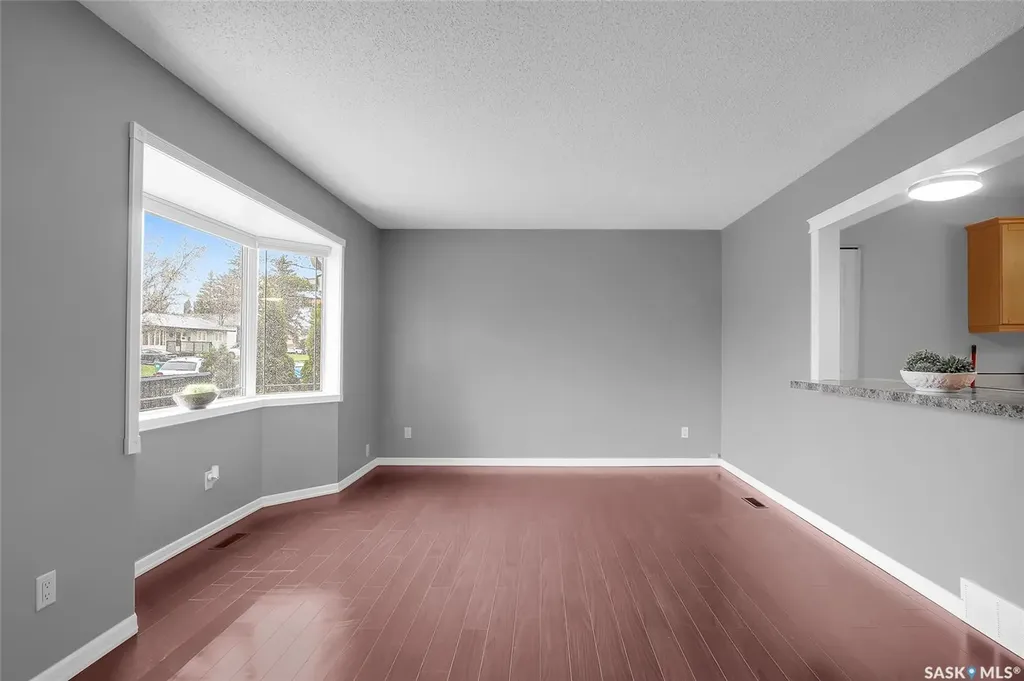 606 Wardlow Road Saskatoon SK S7M 4C9