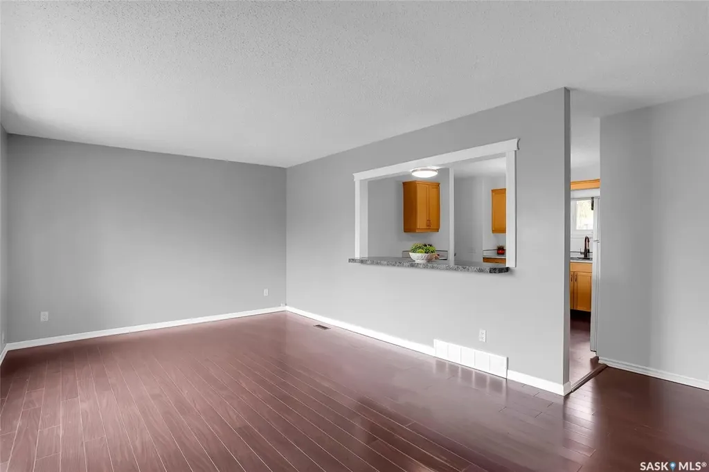 606 Wardlow Road Saskatoon SK S7M 4C9