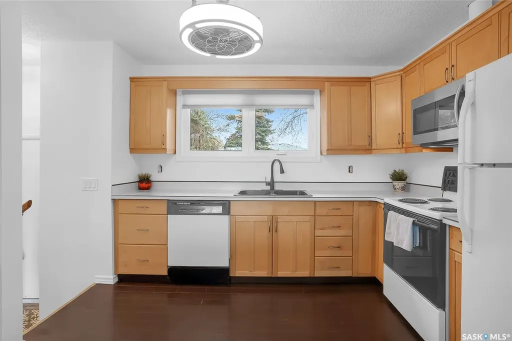 606 Wardlow Road Saskatoon SK S7M 4C9