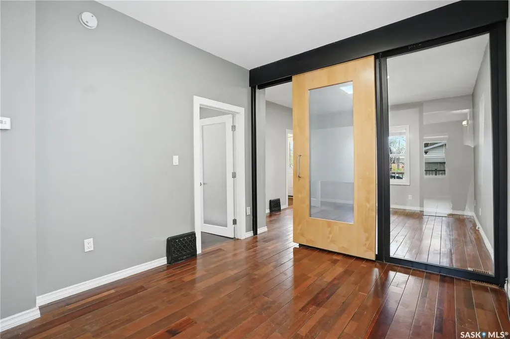 228 8th Street E Saskatoon SK S7H 0P3
