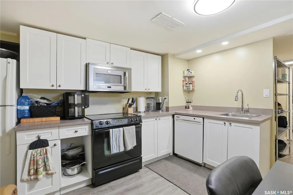 228 8th Street E Saskatoon SK S7H 0P3