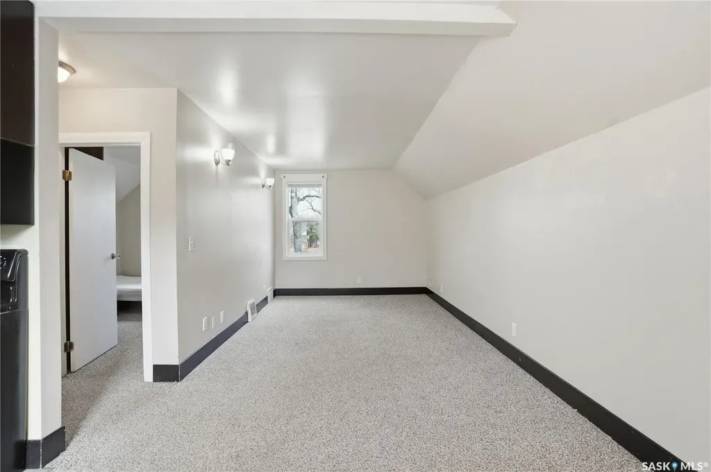 228 8th Street E Saskatoon SK S7H 0P3