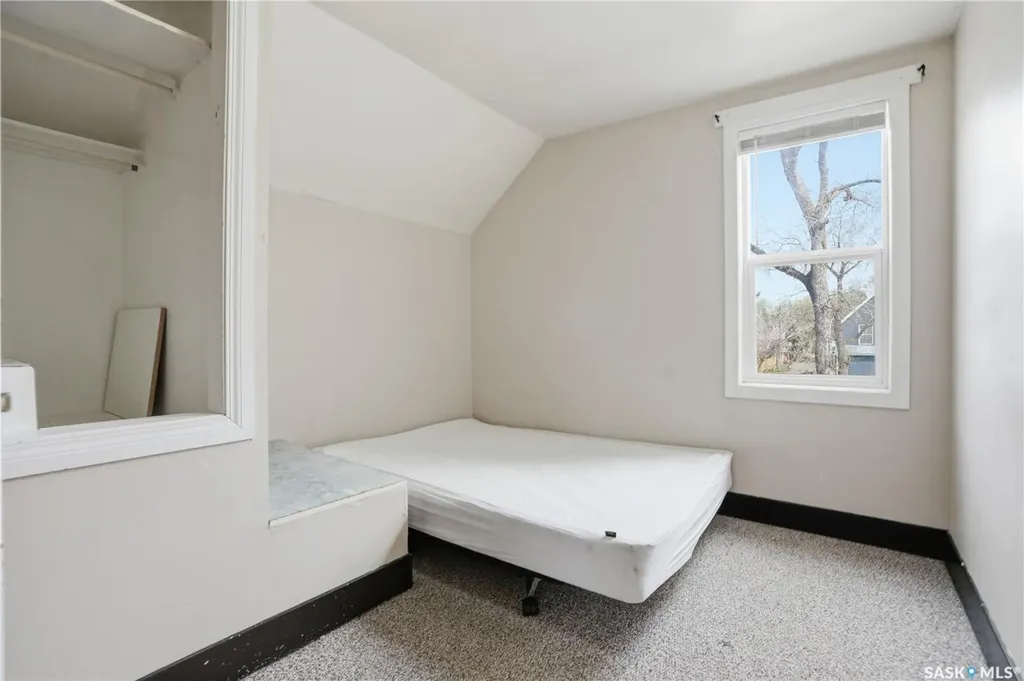 228 8th Street E Saskatoon SK S7H 0P3