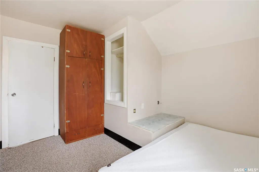 228 8th Street E Saskatoon SK S7H 0P3