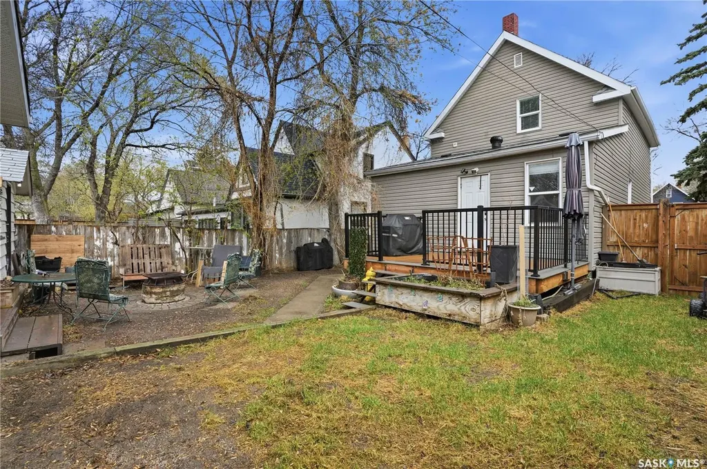 228 8th Street E Saskatoon SK S7H 0P3