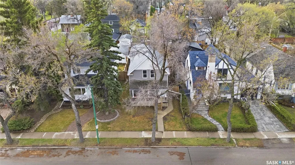 228 8th Street E Saskatoon SK S7H 0P3