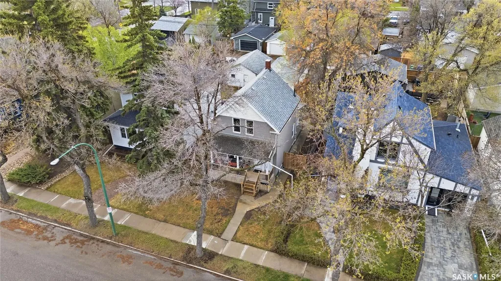 228 8th Street E Saskatoon SK S7H 0P3
