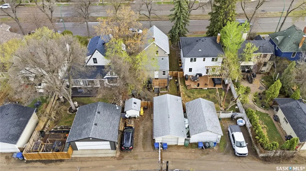 228 8th Street E Saskatoon SK S7H 0P3