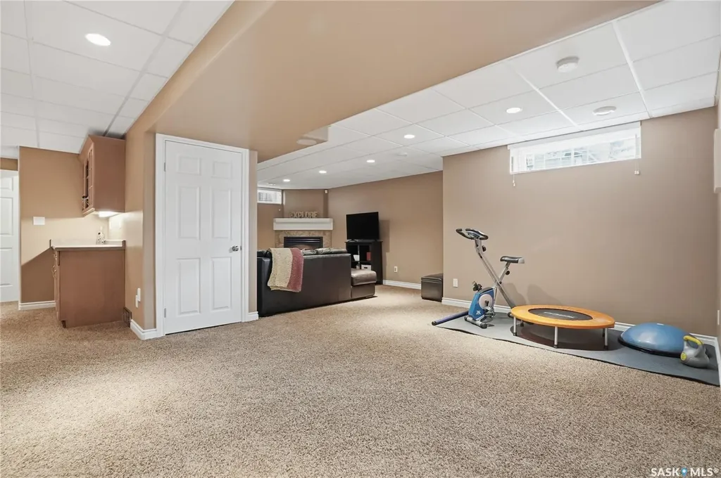 223 Pobran Lane Saskatoon SK S7S 1L5