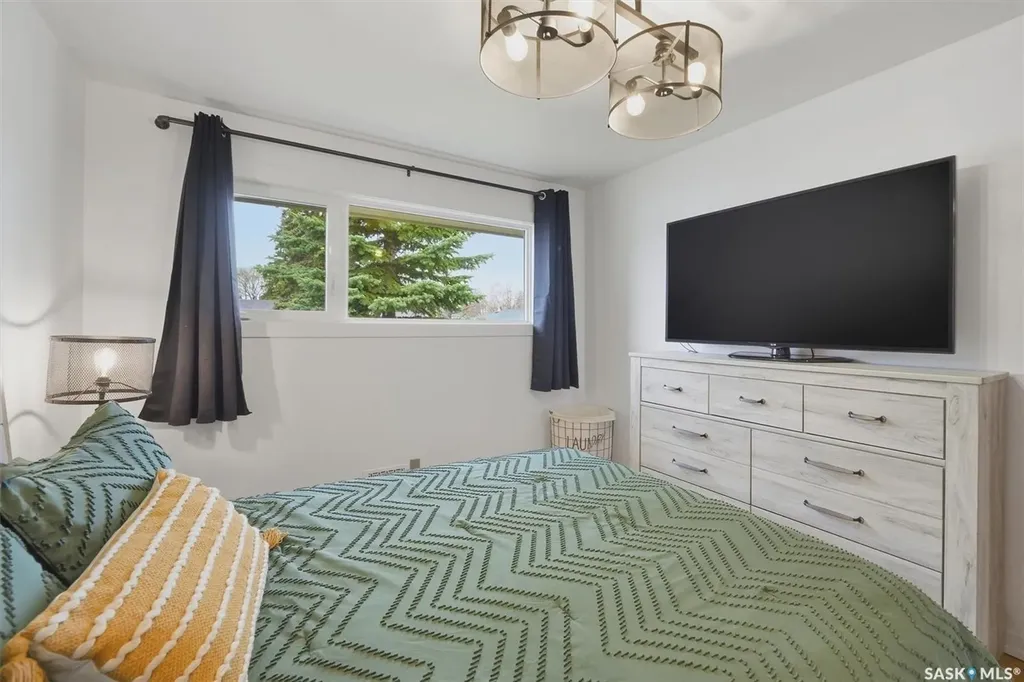 2417 Hanover Avenue Saskatoon SK S7J 1E7