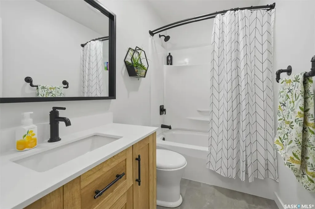 2417 Hanover Avenue Saskatoon SK S7J 1E7