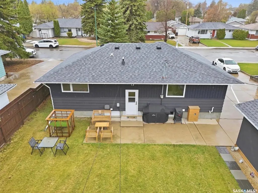 2417 Hanover Avenue Saskatoon SK S7J 1E7