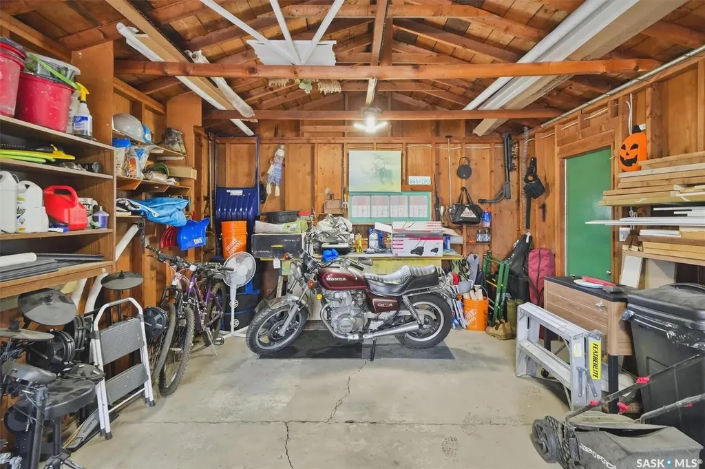2417 Hanover Avenue Saskatoon SK S7J 1E7