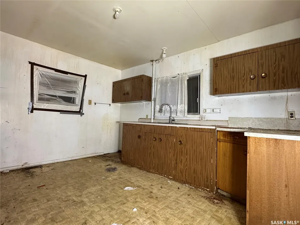 208 Irvine Street Cut Knife SK S0M 0N0