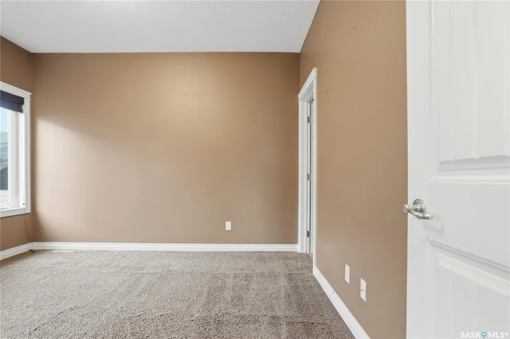 817 Columbia Way Martensville SK S0K 0A2