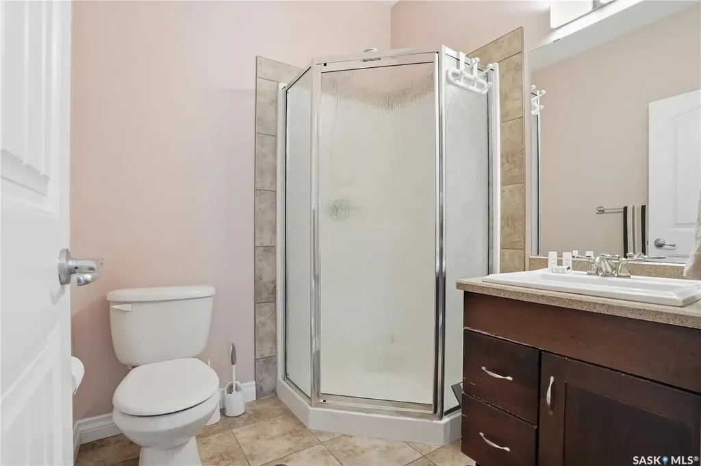 817 Columbia Way Martensville SK S0K 0A2