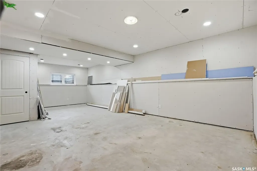 817 Columbia Way Martensville SK S0K 0A2