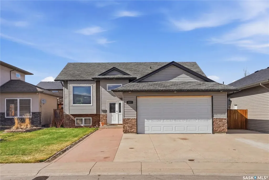 817 Columbia Way Martensville SK S0K 0A2