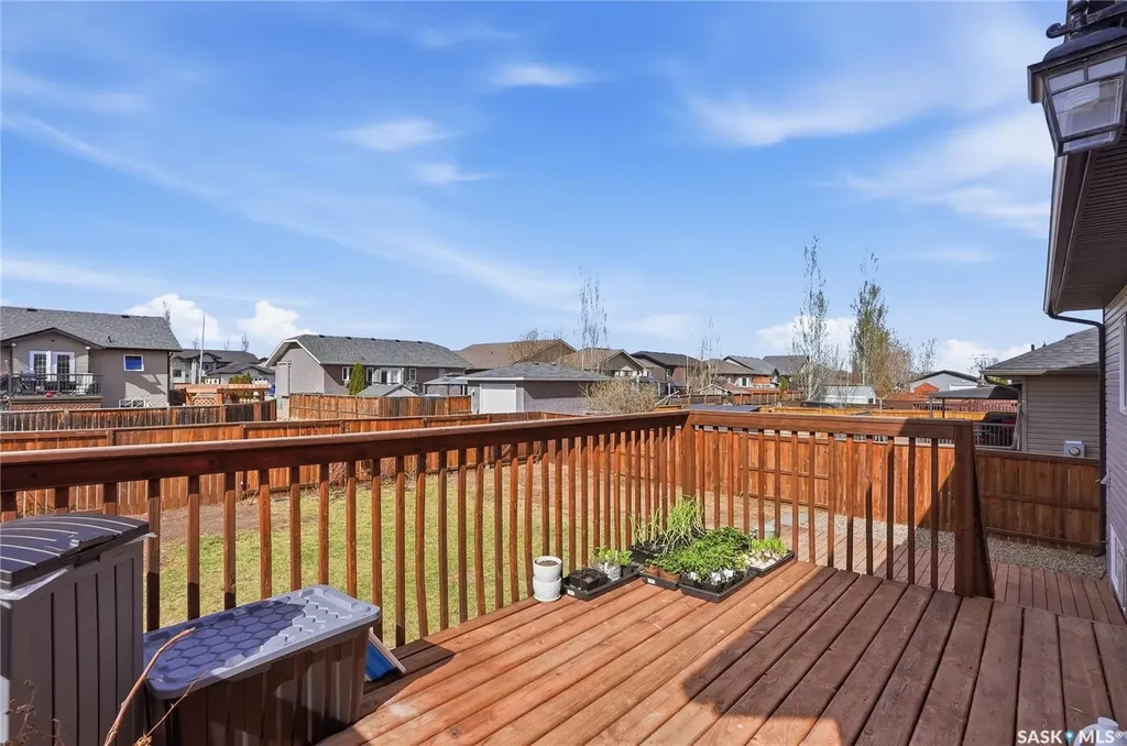817 Columbia Way Martensville SK S0K 0A2