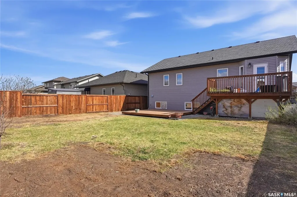 817 Columbia Way Martensville SK S0K 0A2
