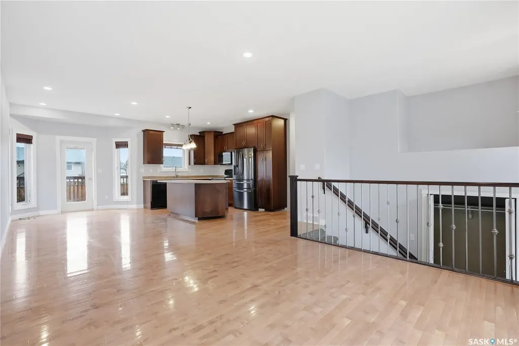 817 Columbia Way Martensville SK S0K 0A2