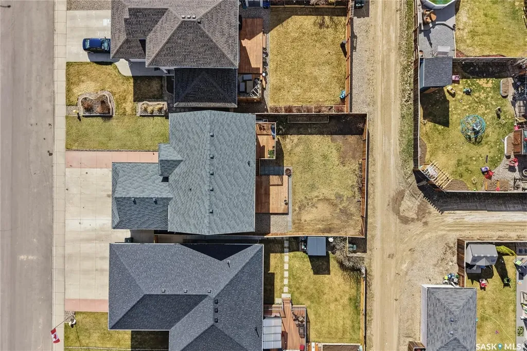 817 Columbia Way Martensville SK S0K 0A2