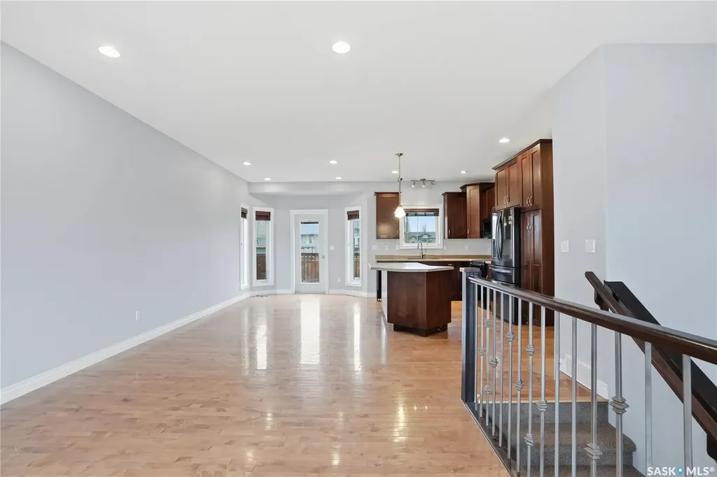 817 Columbia Way Martensville SK S0K 0A2