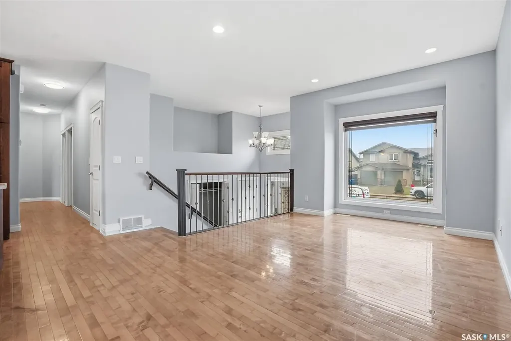 817 Columbia Way Martensville SK S0K 0A2
