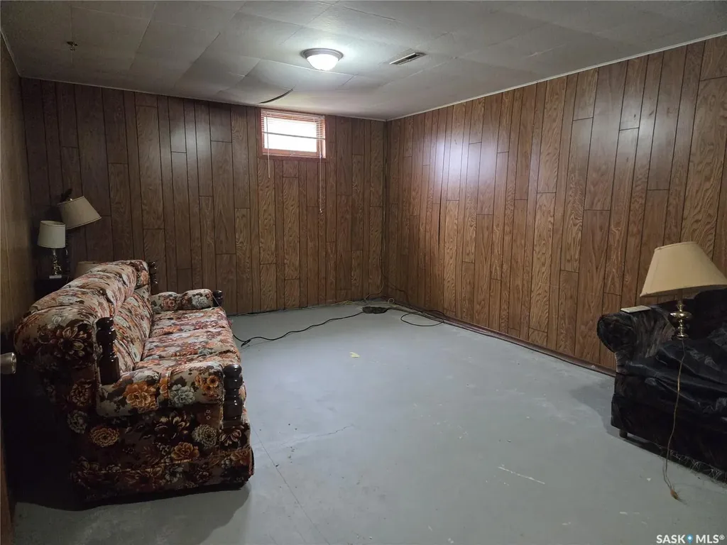 249 Sixth Street NE Wadena SK S0A 4J0