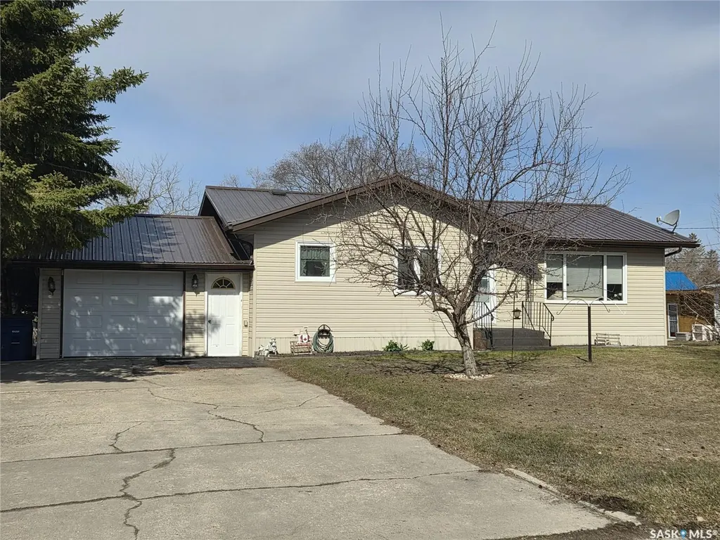 249 Sixth Street NE Wadena SK S0A 4J0
