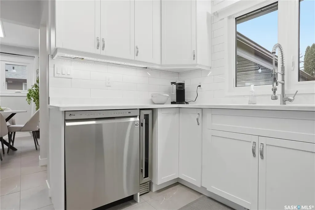 1646 East Heights Saskatoon SK S7J 3B7
