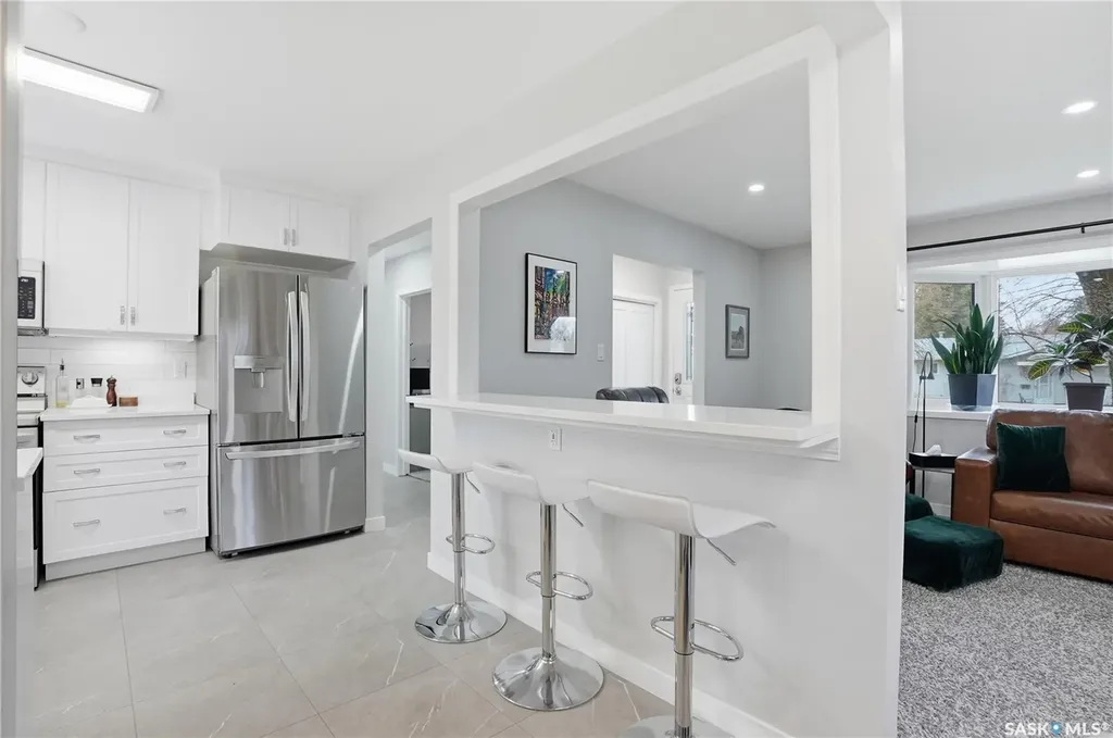 1646 East Heights Saskatoon SK S7J 3B7