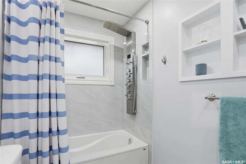 1646 East Heights Saskatoon SK S7J 3B7
