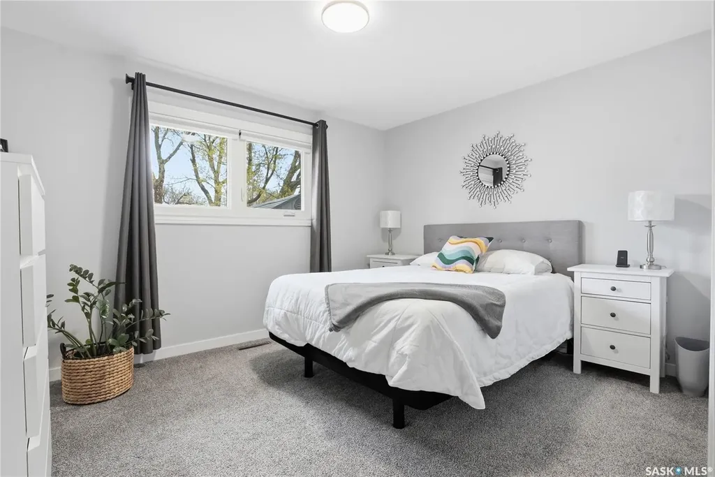 1646 East Heights Saskatoon SK S7J 3B7
