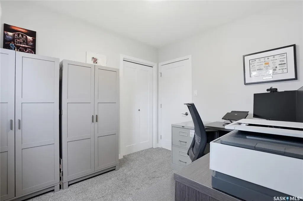 1646 East Heights Saskatoon SK S7J 3B7
