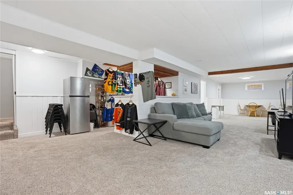 1646 East Heights Saskatoon SK S7J 3B7