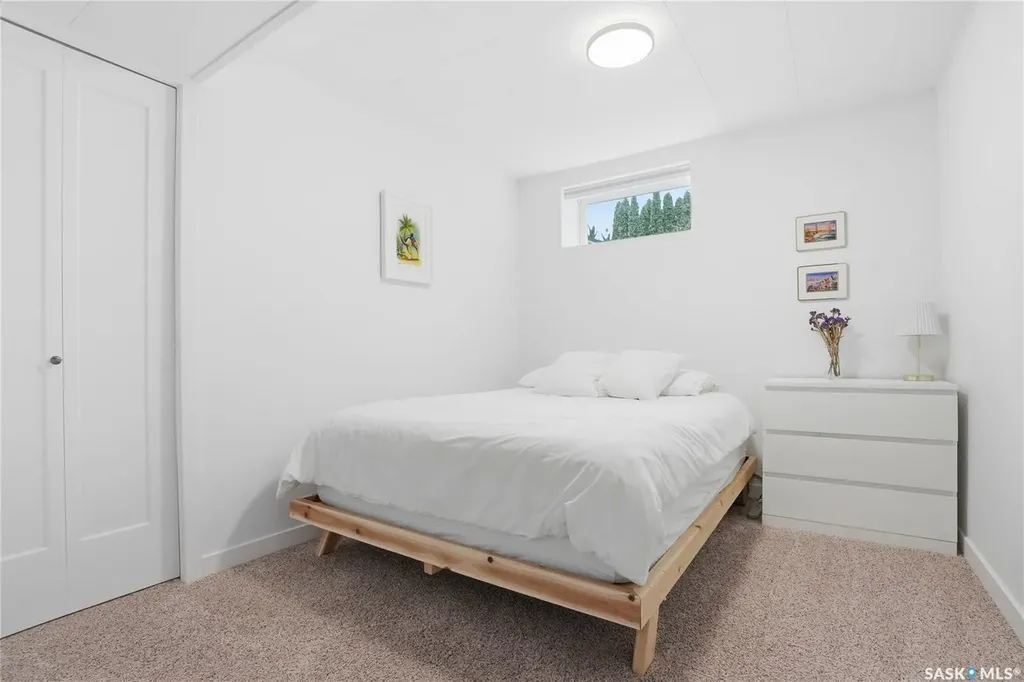 1646 East Heights Saskatoon SK S7J 3B7