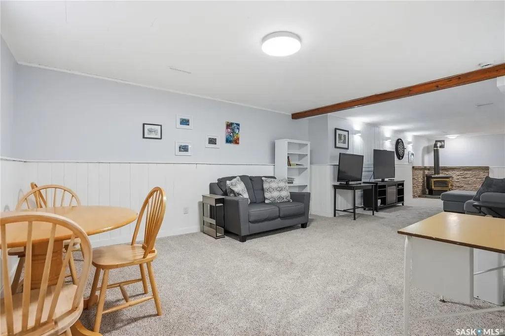 1646 East Heights Saskatoon SK S7J 3B7