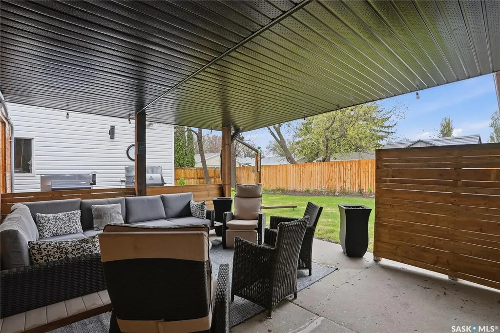 1646 East Heights Saskatoon SK S7J 3B7