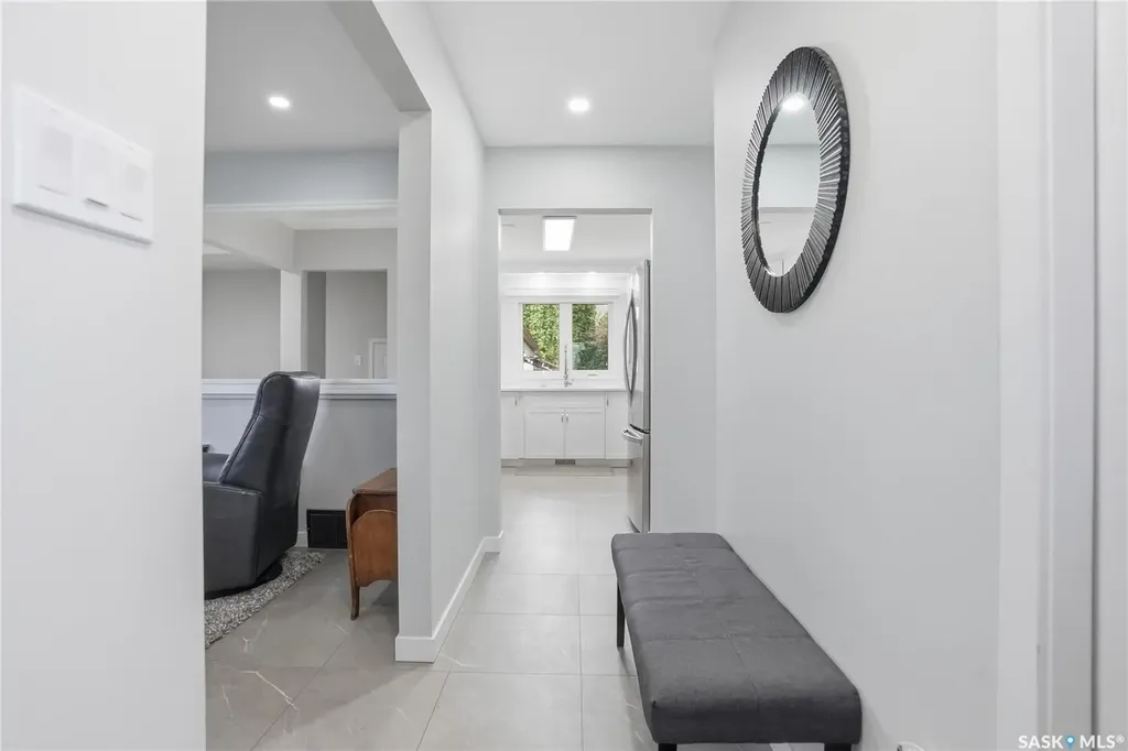 1646 East Heights Saskatoon SK S7J 3B7