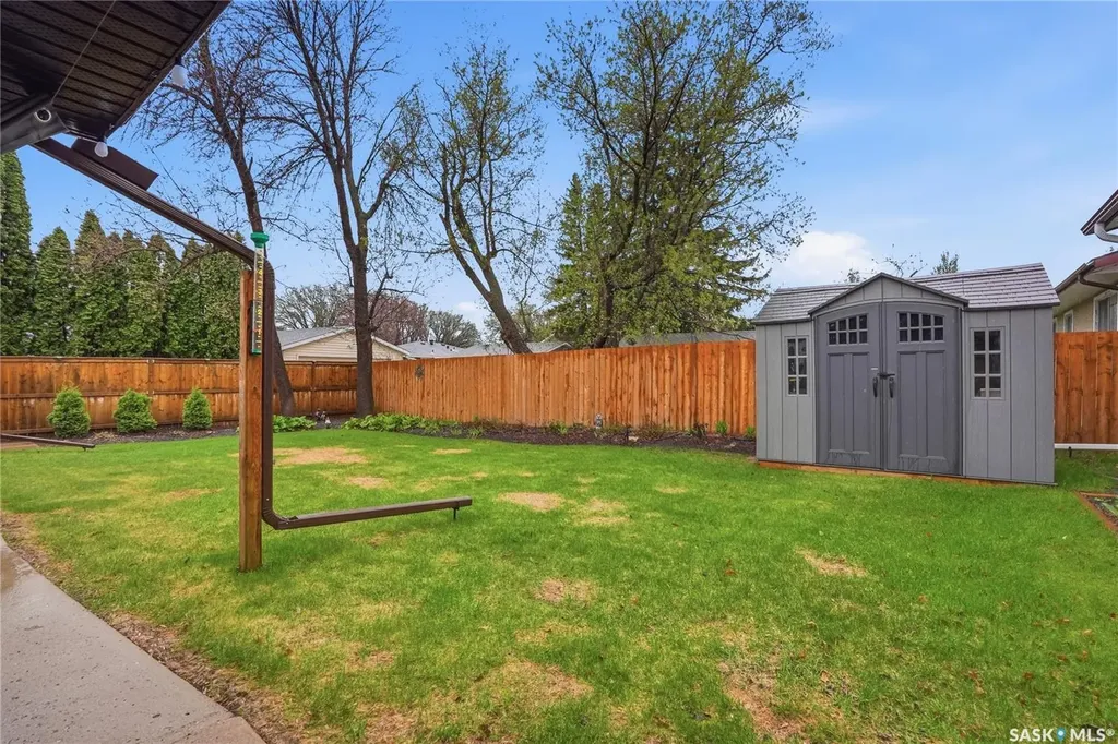 1646 East Heights Saskatoon SK S7J 3B7
