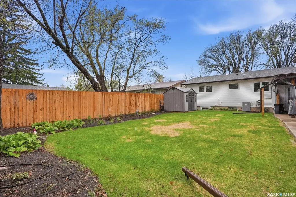 1646 East Heights Saskatoon SK S7J 3B7