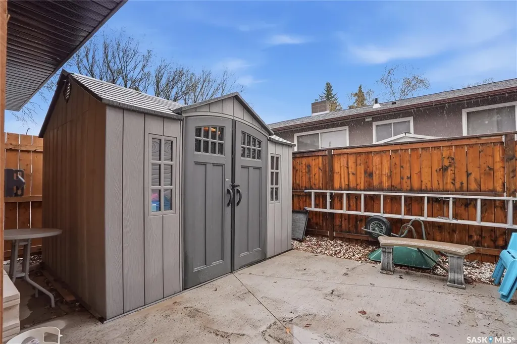 1646 East Heights Saskatoon SK S7J 3B7