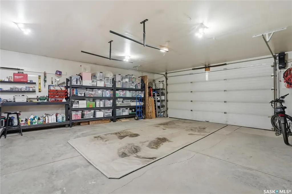 1646 East Heights Saskatoon SK S7J 3B7
