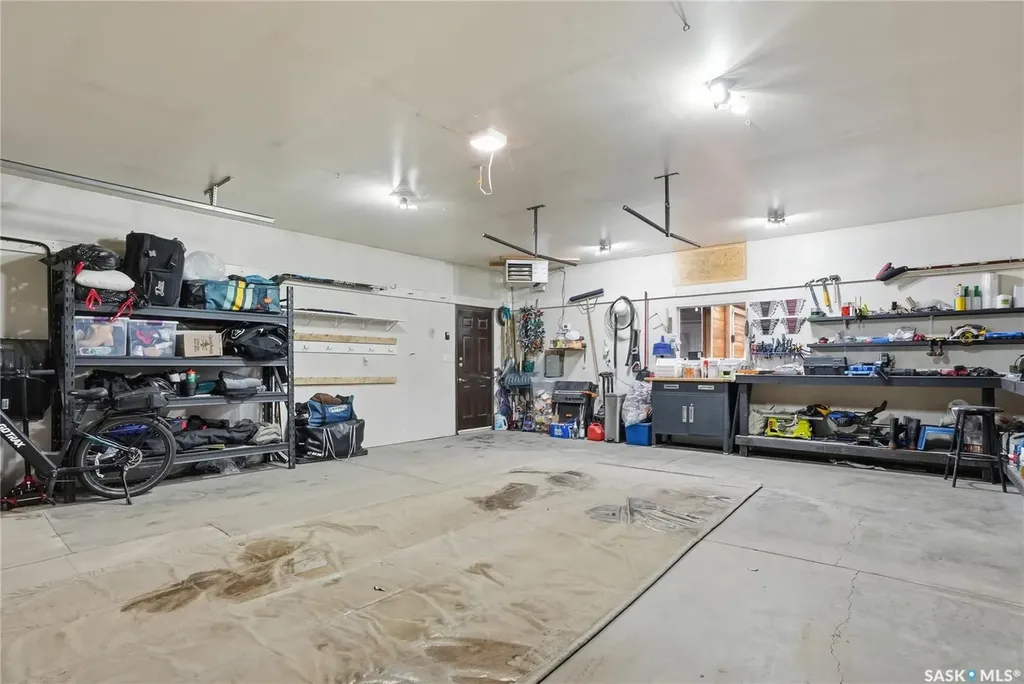 1646 East Heights Saskatoon SK S7J 3B7