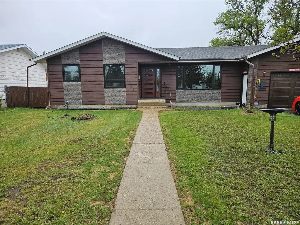 1204 North Railway Street E Swift Current SK S9H 1E7