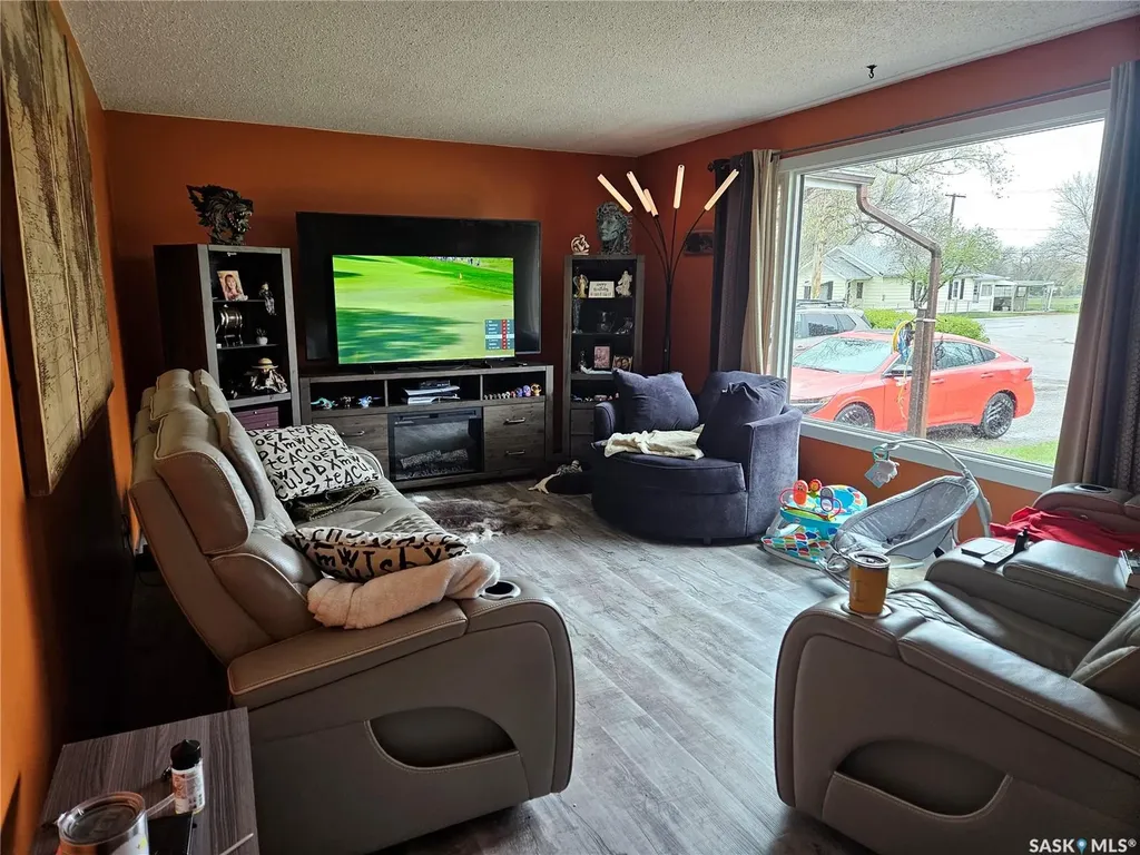 1204 North Railway Street E Swift Current SK S9H 1E7
