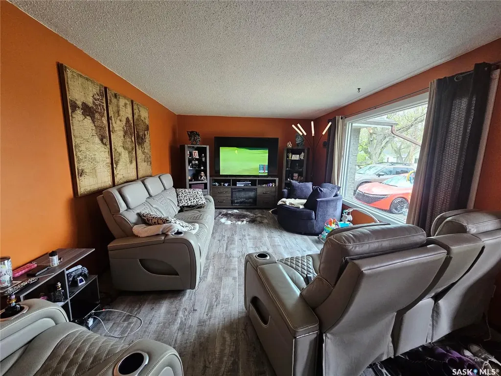1204 North Railway Street E Swift Current SK S9H 1E7