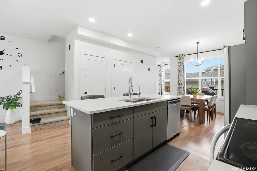 187 Rosewood Boulevard E Saskatoon SK S7V 0X2